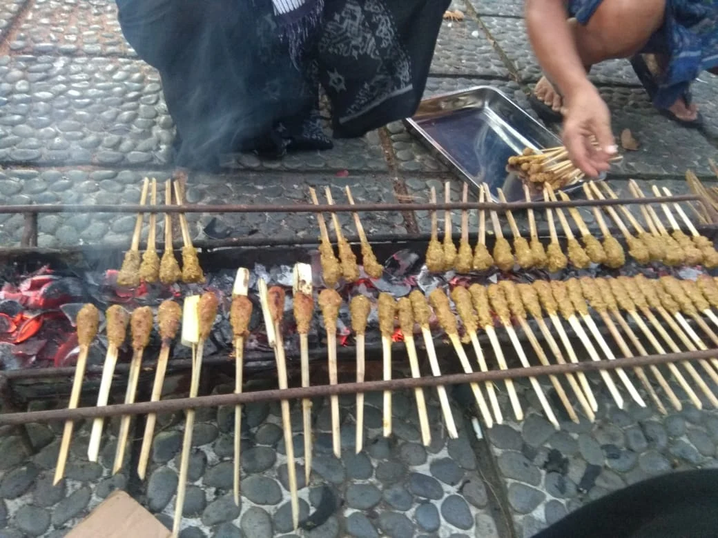 Sate lilit ala Gianyar.jpg